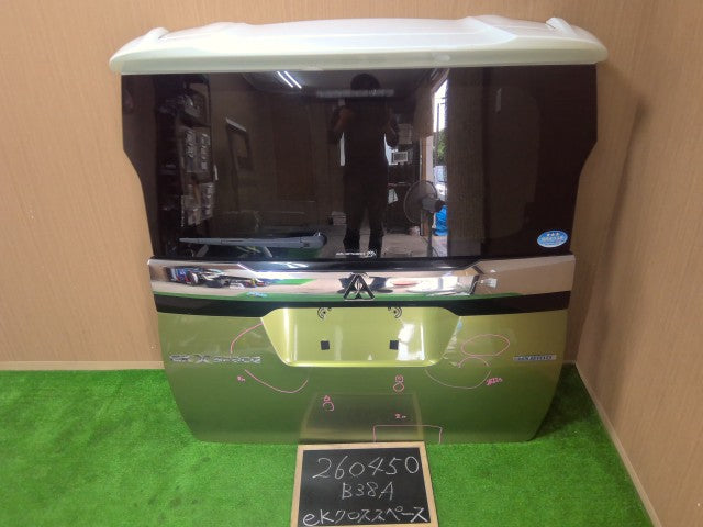 【中古】ｅＫクロススペース 4AA-B38A バックドア リアゲート