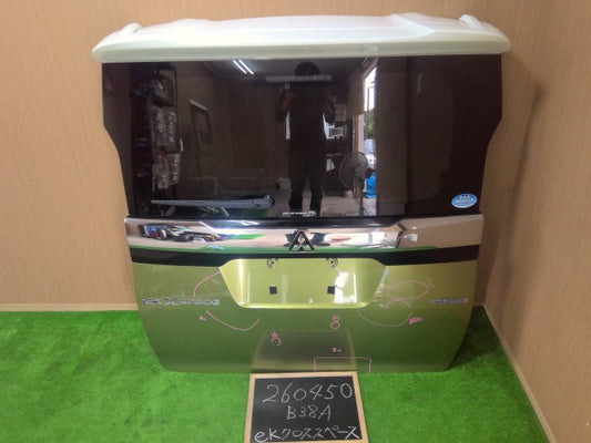 【中古】ｅＫクロススペース 4AA-B38A バックドア リアゲート