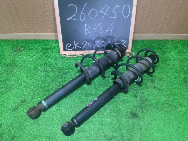 【中古】ｅＫクロススペース 4AA-B38A リア ショック