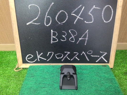 【中古】ｅＫクロススペース 4AA-B38A フロント ガラス
