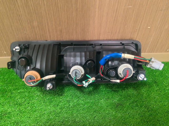 【中古】ジムニー 3BA-JB64W 右 テールランプ