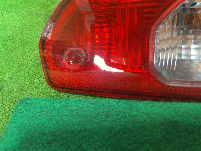 【中古】ジムニー 3BA-JB64W 右 テールランプ