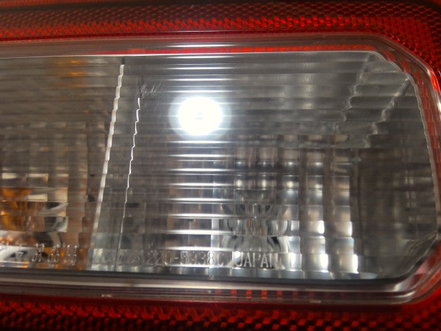 【中古】ジムニー 3BA-JB64W 左 テールランプ