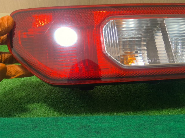 【中古】ジムニー 3BA-JB64W 左 テールランプ