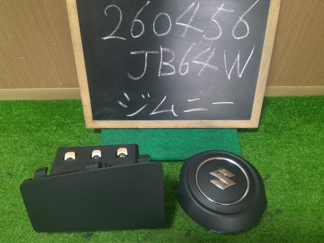 【中古】ジムニー 3BA-JB64W ホーンパッド 助手席側