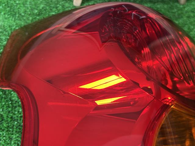 【中古】ラウム UA-NCZ20 左テールランプ ブレーキランプ