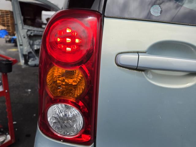 【中古】ラウム UA-NCZ20 左テールランプ ブレーキランプ
