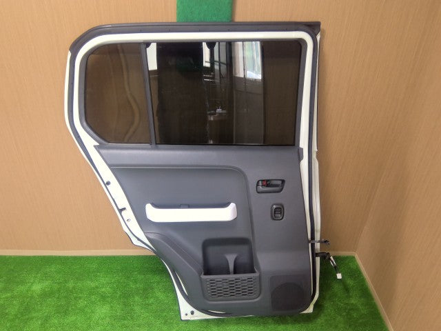 ハスラー DBA-MR31S 左リアドア 68004-65P00