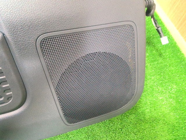 ハスラー DBA-MR31S 左リアドア 68004-65P00