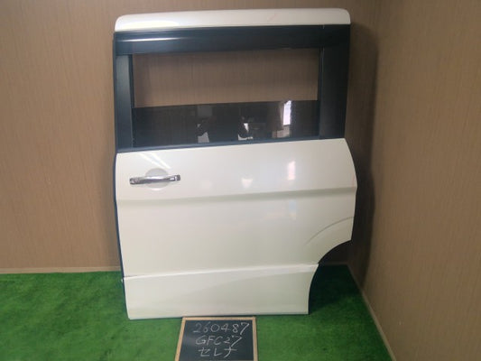 【中古】セレナ DAA-GFC27 左 リア