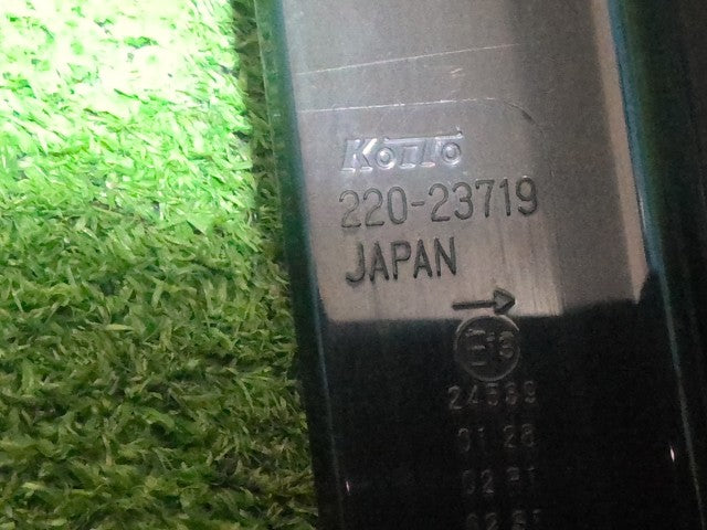 【中古】セレナ DAA-GFC27 右 テールランプ