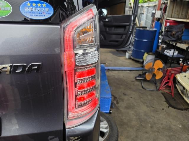 【中古】ステップワゴン DBA-RK5 右 テールランプ