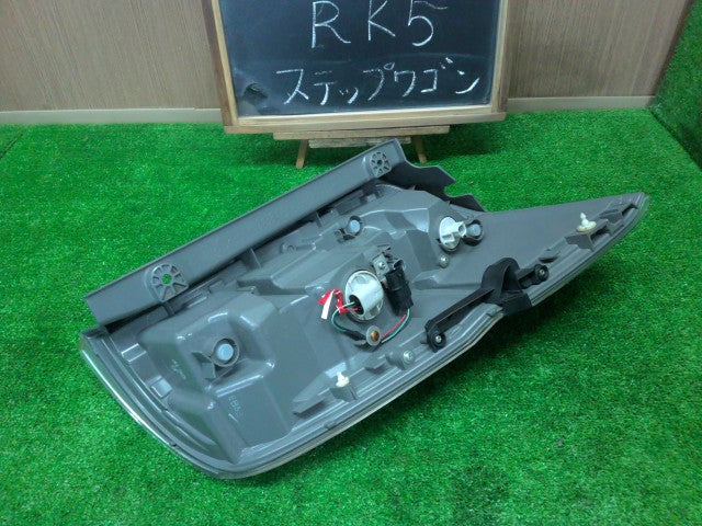 【中古】ステップワゴン DBA-RK5 左 テールランプ