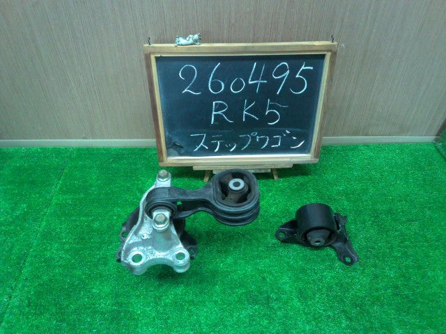 【中古】ステップワゴン DBA-RK5 エンジン マウント