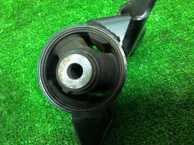 【中古】ステップワゴン DBA-RK5 エンジン マウント