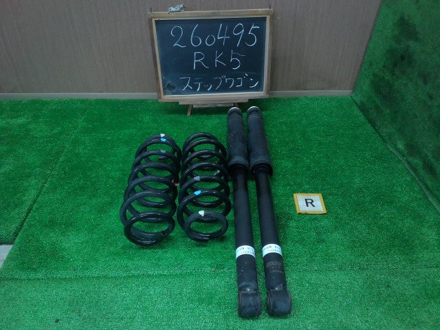 【中古】ステップワゴン DBA-RK5 リア ショック