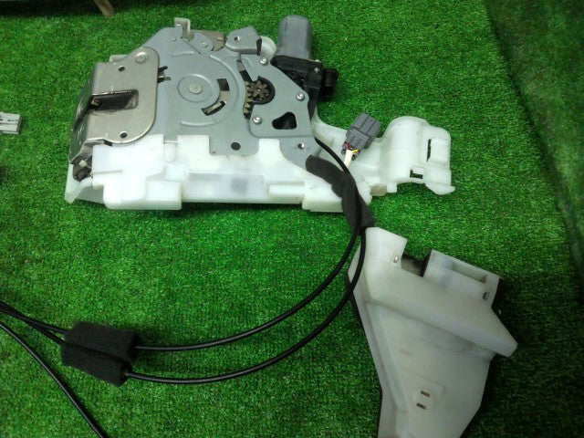 【中古】ステップワゴン DBA-RK5 右 リア