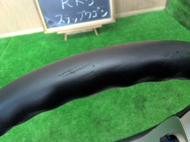 【中古】ステップワゴン DBA-RK5 レザー 革