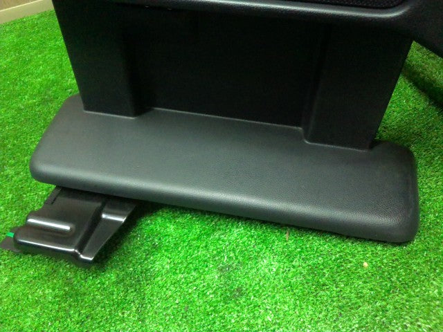 【中古】ステップワゴン DBA-RK5 フロント センター