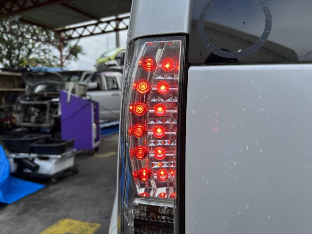 【中古】ｅＫワゴン DBA-H82W 左テールランプ ブレーキランプ