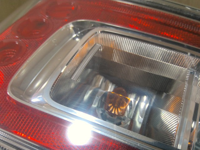 【中古】ワゴンＲ DBA-MH35S 右 テールランプ