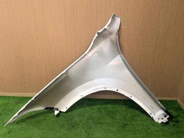 【中古】BMW LDA-HT20 右 フロント