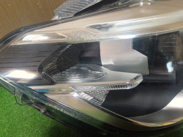 【中古】BMW LDA-HT20 右 ヘッドランプ