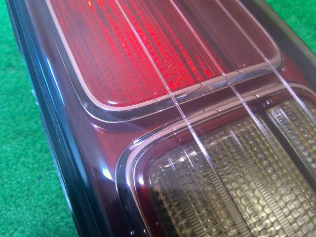 【中古】ソアラ E-JZZ31 左 テールランプ