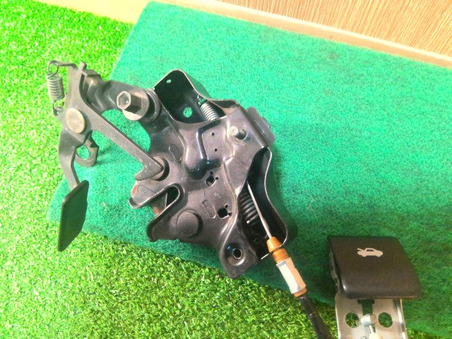 【中古】ソアラ E-JZZ31 ボンネット ワイヤー