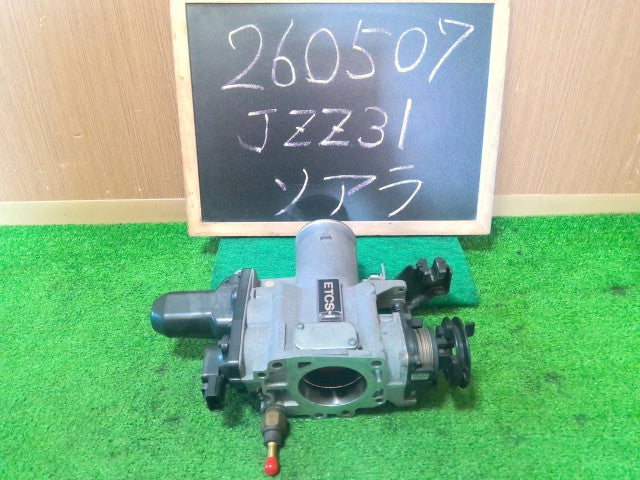 【中古】ソアラ E-JZZ31 スロットルボディ スロボ