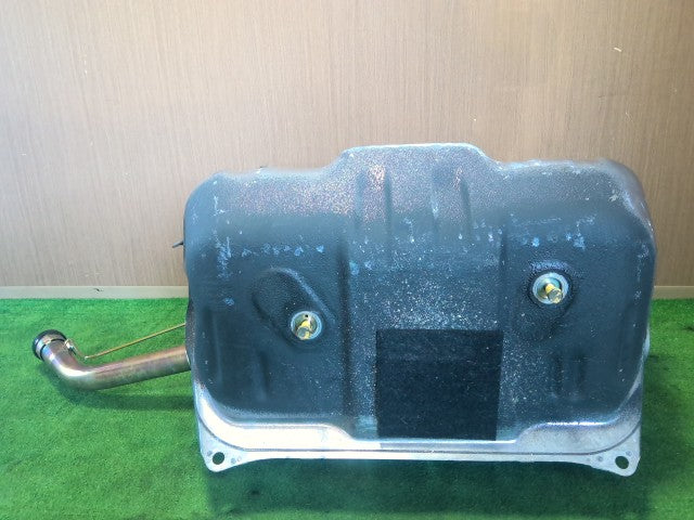 【中古】ソアラ E-JZZ31 フューエルタンク 燃料タンク