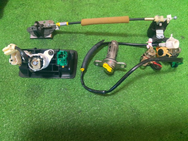 【中古】ソアラ E-JZZ31 イグニッションスイッチ キーシリンダー