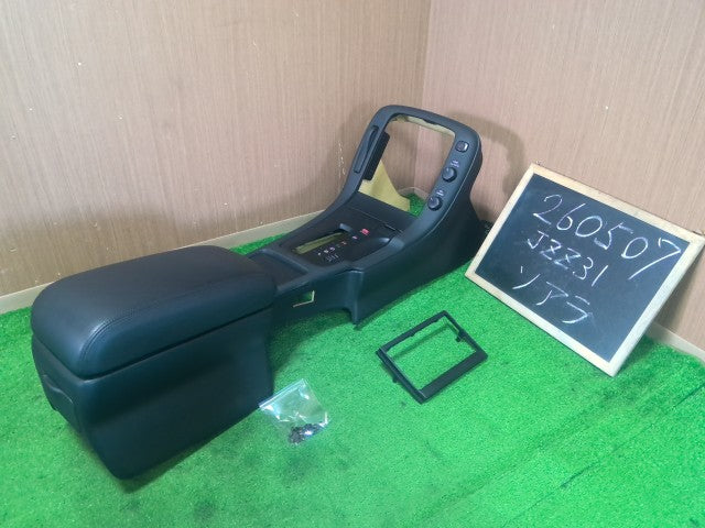 【中古】ソアラ E-JZZ31 センター コンソール