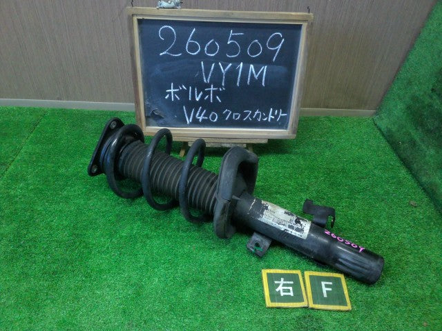 【中古】ボルボ 40シリーズ DBA-MB5204T 右