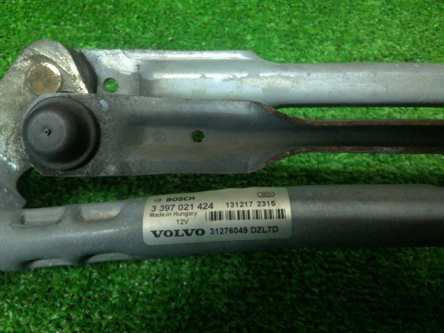 【中古】ボルボ 40シリーズ DBA-MB5204T フロント