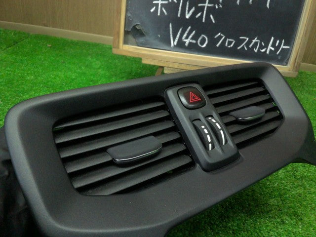 【中古】ボルボ 40シリーズ DBA-MB5204T エアコン吹き出し口