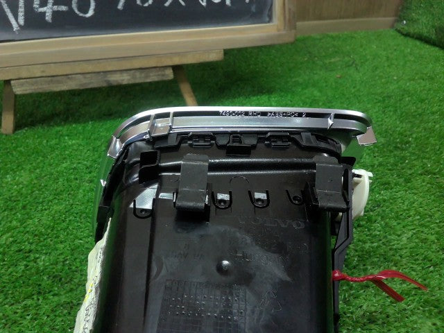 【中古】ボルボ 40シリーズ DBA-MB5204T エアコン吹き出し口