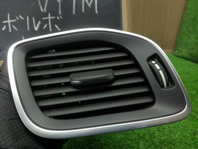 【中古】ボルボ 40シリーズ DBA-MB5204T エアコン吹き出し口
