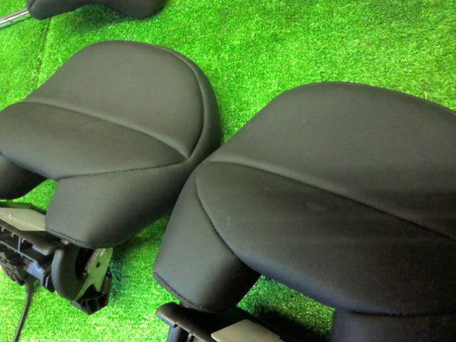 【中古】ボルボ 40シリーズ DBA-MB5204T ヘッドレスト