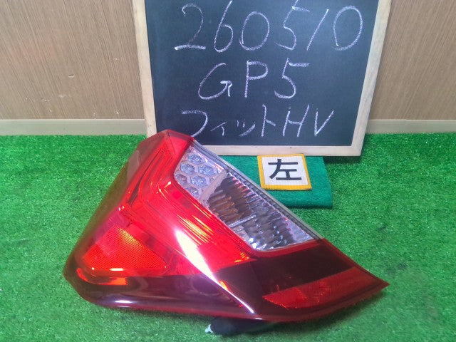 【中古】フィット DAA-GP5 左 テールランプ
