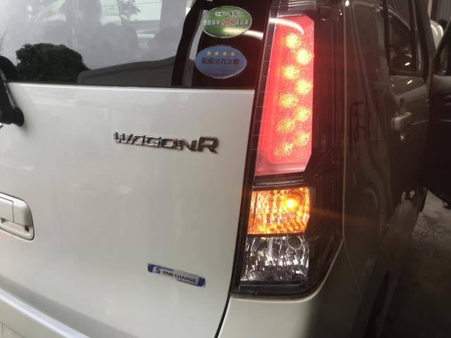 【中古】ワゴンＲ DAA-MH44S 右 テールランプ
