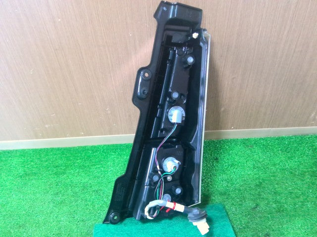 【中古】ワゴンＲ DAA-MH44S 左 テールランプ