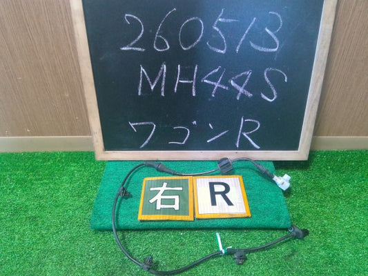 【中古】ワゴンＲ DAA-MH44S 右リア用 ＡＢＳセンサー
