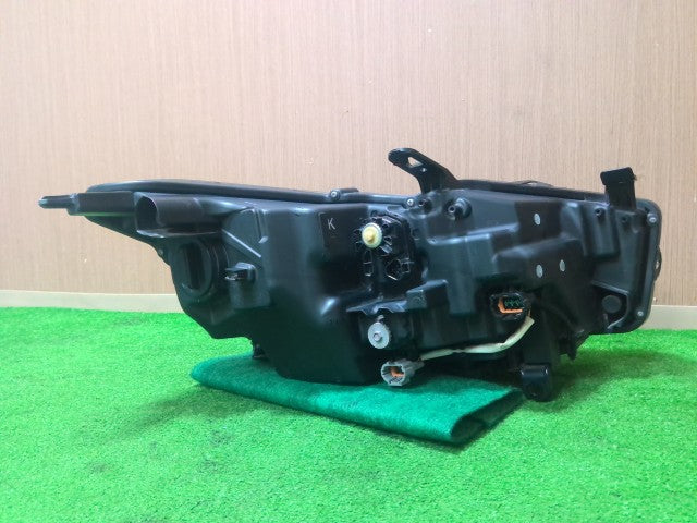 【中古】スカイライン DAA-HV37 左 ヘッドランプ