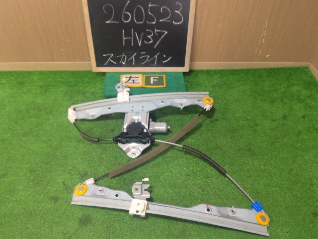 【中古】スカイライン DAA-HV37 左 フロント