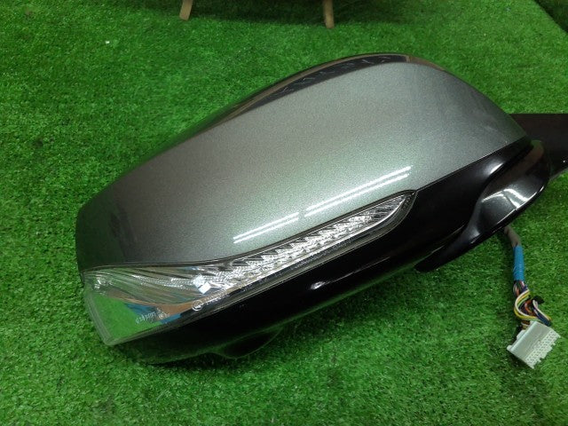 【中古】スカイライン DAA-HV37 右 サイドミラー