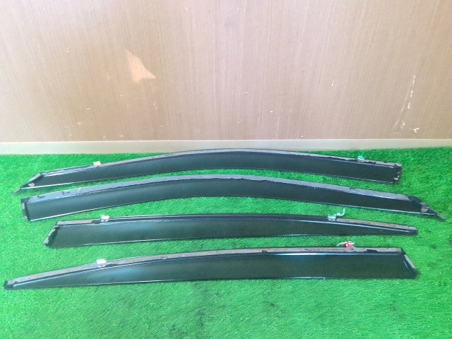 【中古】スカイライン DAA-HV37 ドアバイザー 1台分