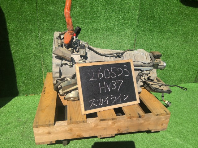 【中古】スカイライン DAA-HV37 AT オートマチック