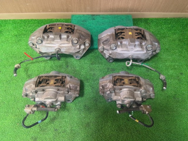 【中古】スカイライン DAA-HV37 前後 左右