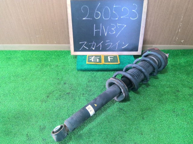 【中古】スカイライン DAA-HV37 右 フロント